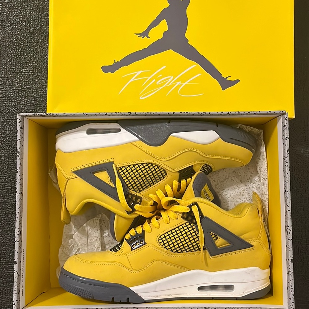 Jordan 4 Yellow Retro
